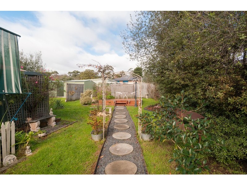 68 Dryden Concourse, Mooroolbark VIC 3138
