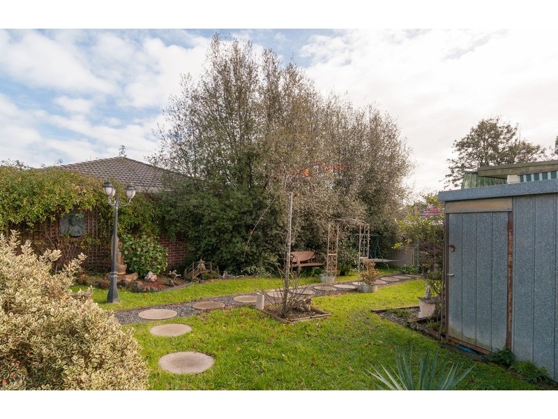 68 Dryden Concourse, Mooroolbark VIC 3138