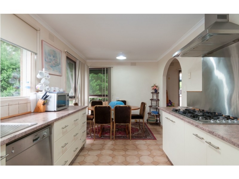 23 Meadowlark Lane, Mooroolbark VIC 3138