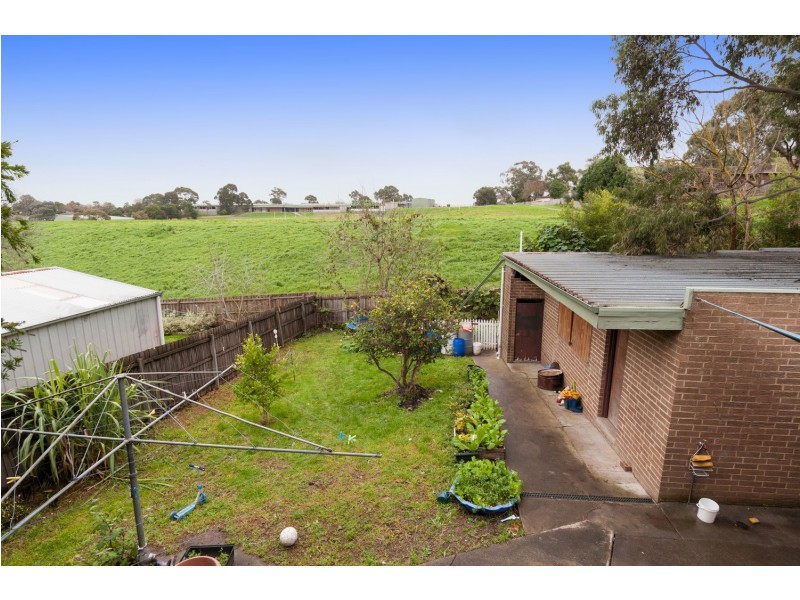 23 Meadowlark Lane, Mooroolbark VIC 3138