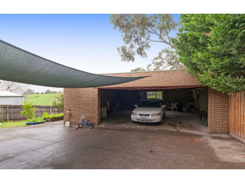 23 Meadowlark Lane, Mooroolbark VIC 3138