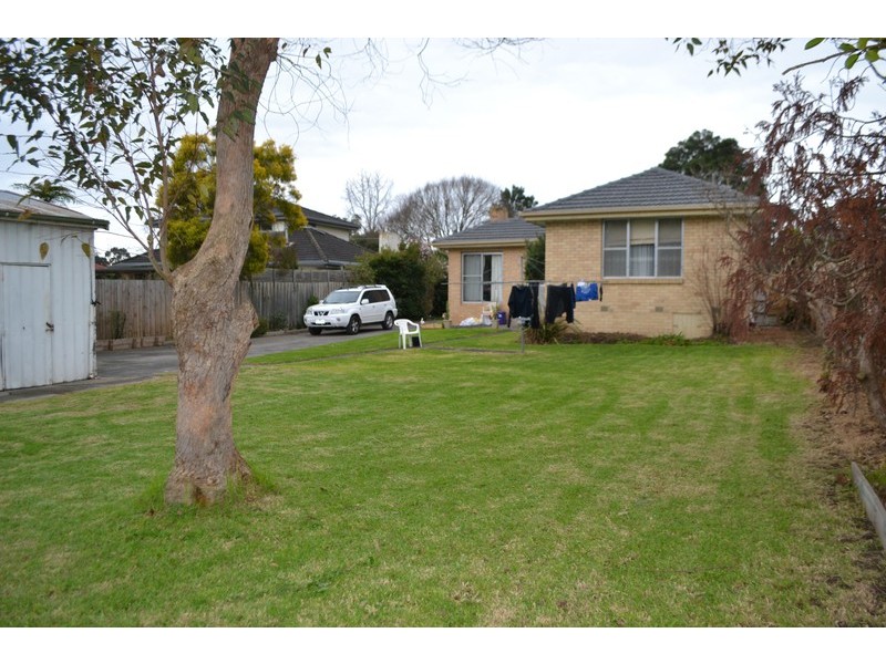 7 Longfellow Avenue, Mooroolbark VIC 3138