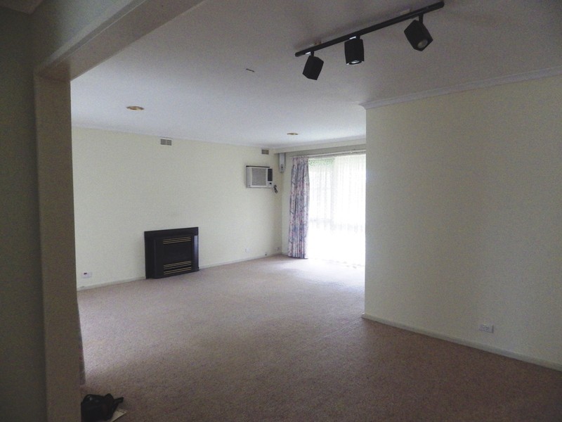 138 Hayrick Lane, Mooroolbark VIC 3138