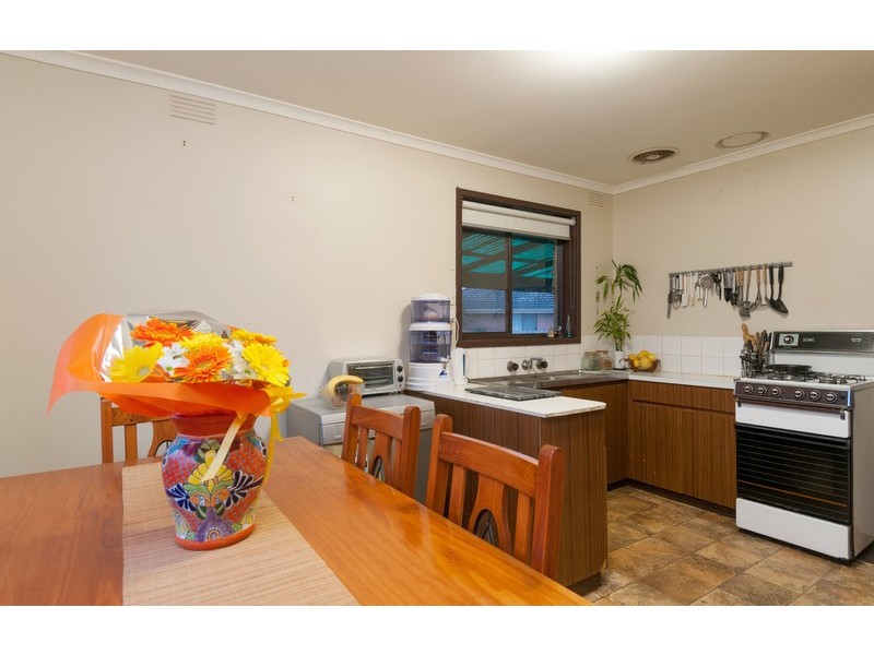 77 Greenslopes Drive, Mooroolbark VIC 3138