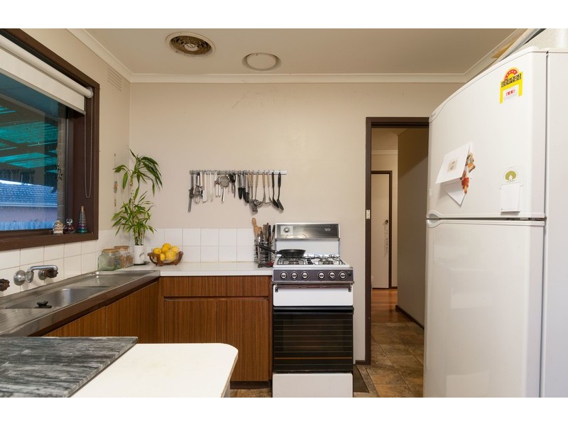 77 Greenslopes Drive, Mooroolbark VIC 3138