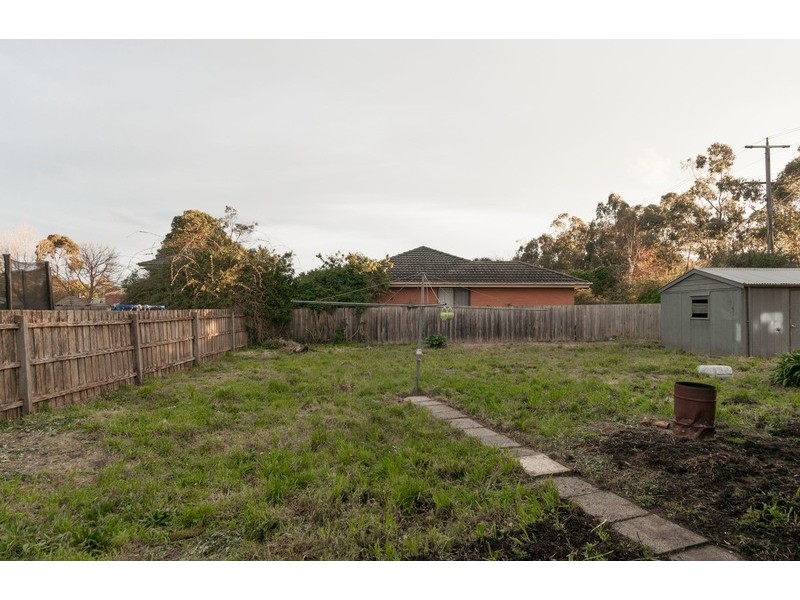 77 Greenslopes Drive, Mooroolbark VIC 3138