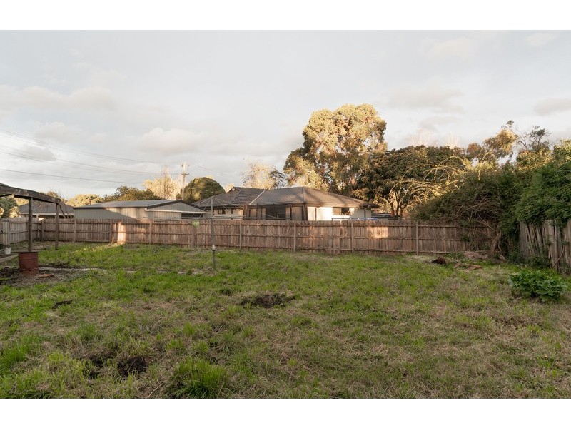 77 Greenslopes Drive, Mooroolbark VIC 3138