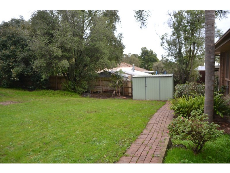 11 Quest Court, Mooroolbark VIC 3138