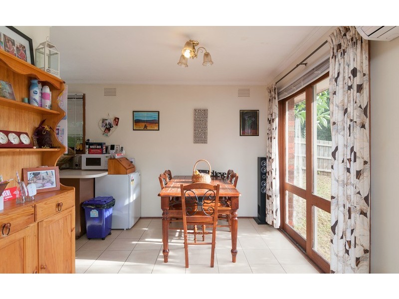 4 Churchill Drive, Mooroolbark VIC 3138