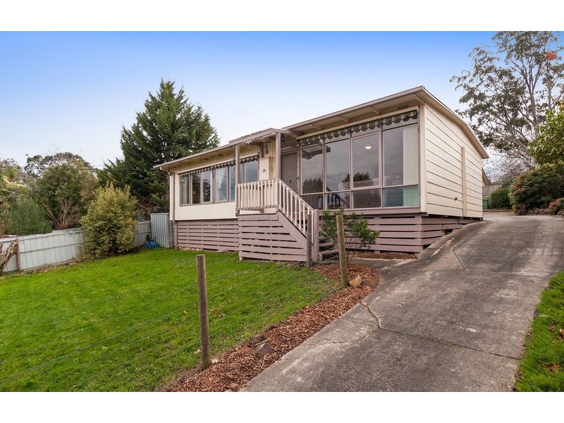20 Shirley Street, Mooroolbark VIC 3138