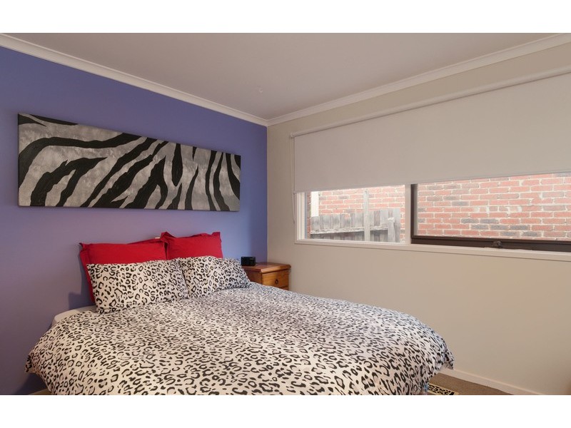 9 Deepdale Grove, Mooroolbark VIC 3138