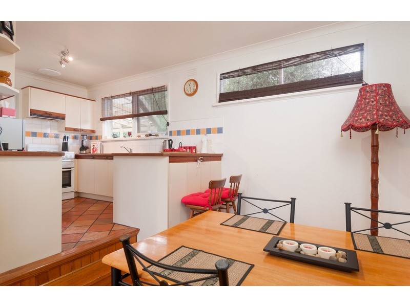 2/27 Humber Road, Croydon VIC 3136