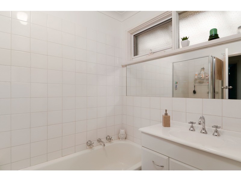 2/27 Humber Road, Croydon VIC 3136