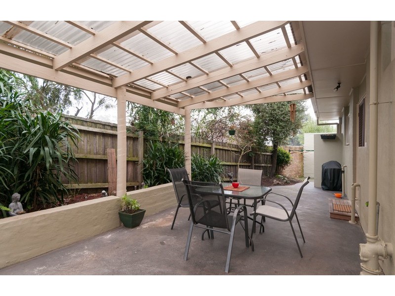 2/27 Humber Road, Croydon VIC 3136