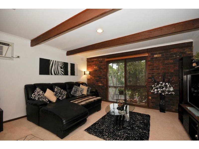 28 Savanna Drive, Mooroolbark VIC 3138