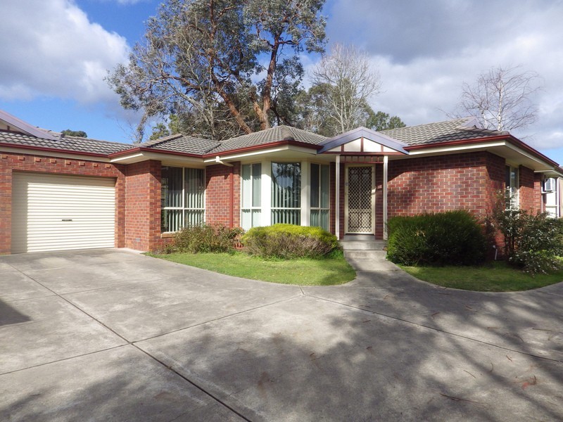 2/10 Dennis Street, Croydon VIC 3136