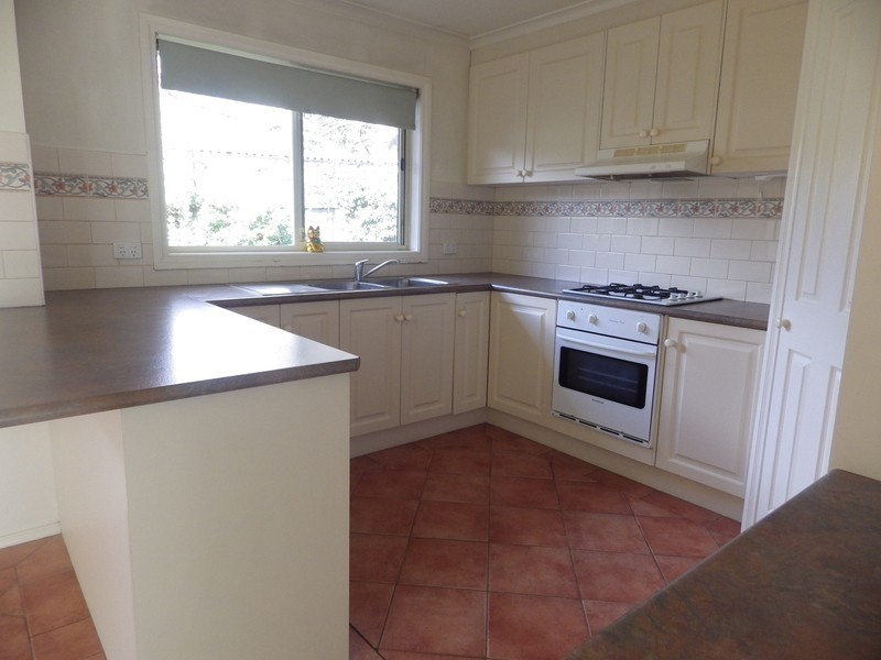 2/10 Dennis Street, Croydon VIC 3136