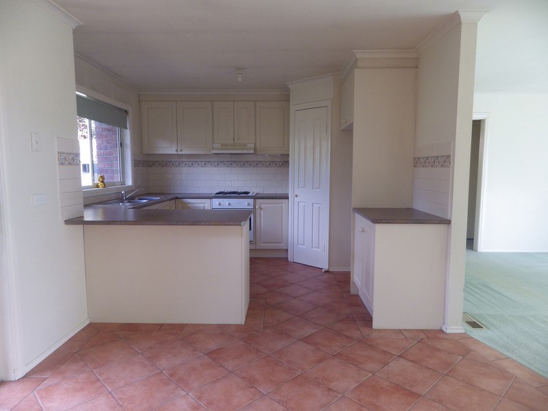 2/10 Dennis Street, Croydon VIC 3136