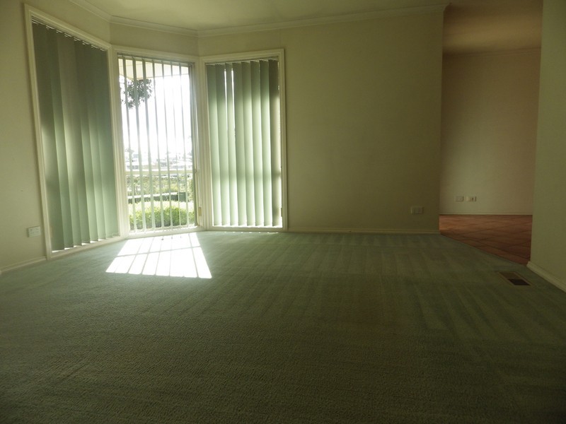 2/10 Dennis Street, Croydon VIC 3136