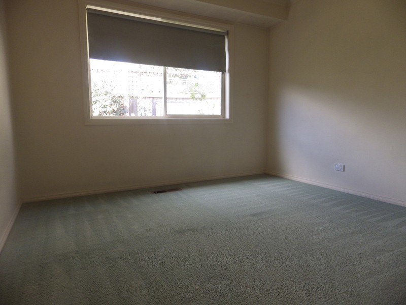 2/10 Dennis Street, Croydon VIC 3136