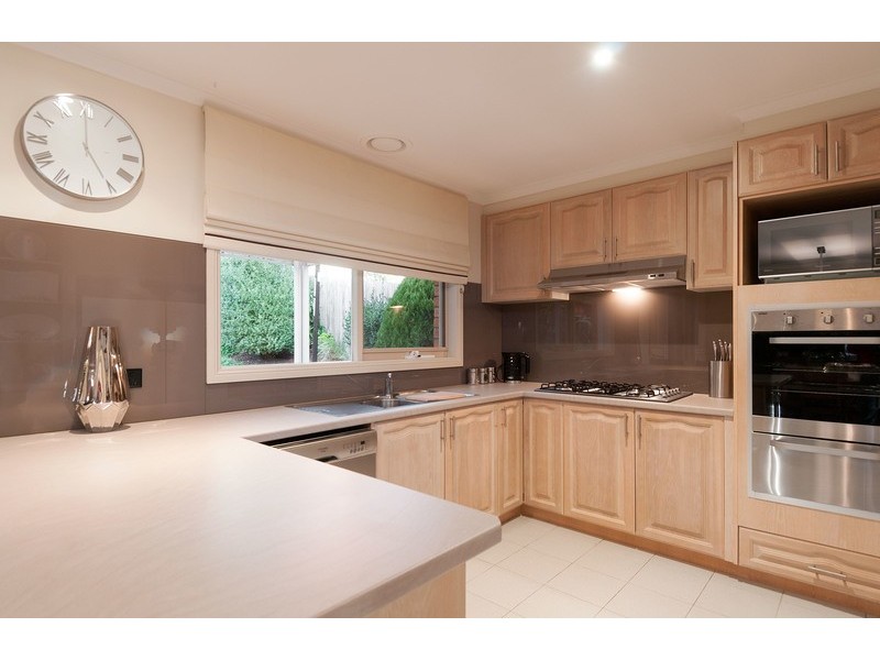 6 Gill Place, Mooroolbark VIC 3138