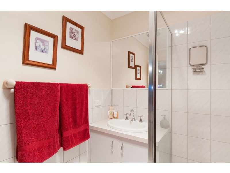 6 Gill Place, Mooroolbark VIC 3138