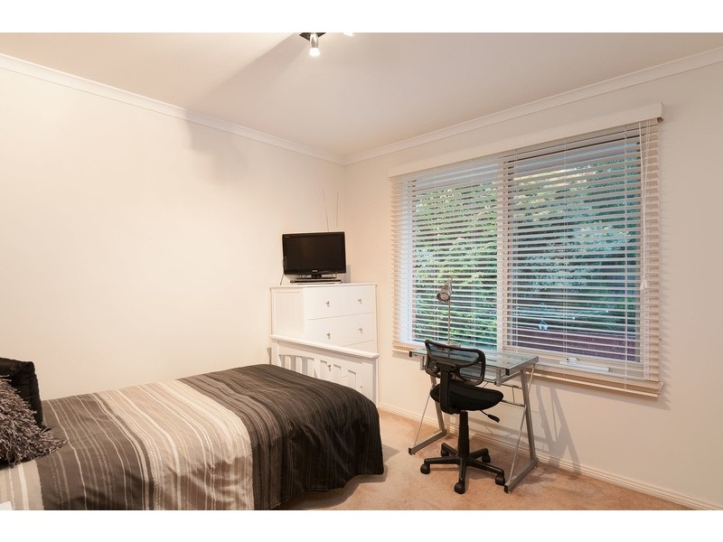 6 Gill Place, Mooroolbark VIC 3138