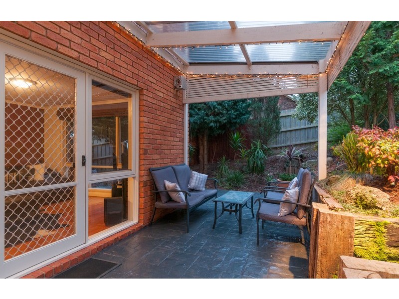 6 Gill Place, Mooroolbark VIC 3138