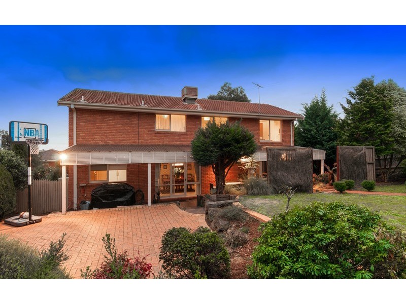 6 Gill Place, Mooroolbark VIC 3138