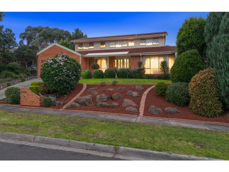 6 Gill Place, Mooroolbark VIC 3138