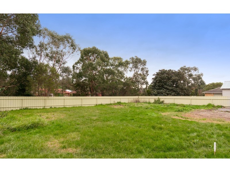 6 Dryden Concourse, Mooroolbark VIC 3138