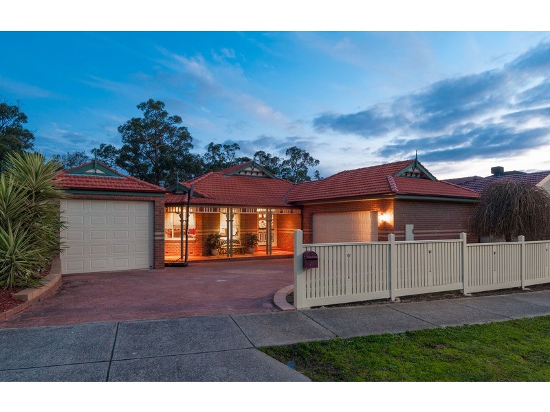 16 Valley Park Drive, Mooroolbark VIC 3138