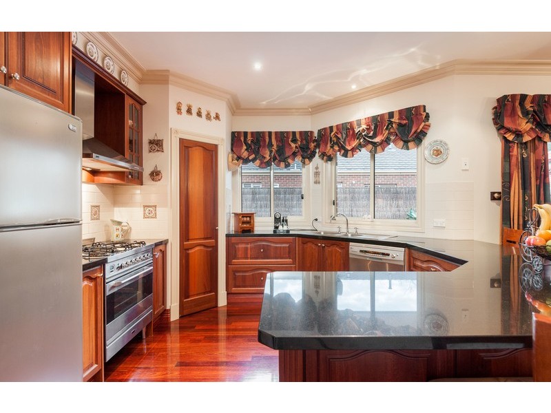 16 Valley Park Drive, Mooroolbark VIC 3138