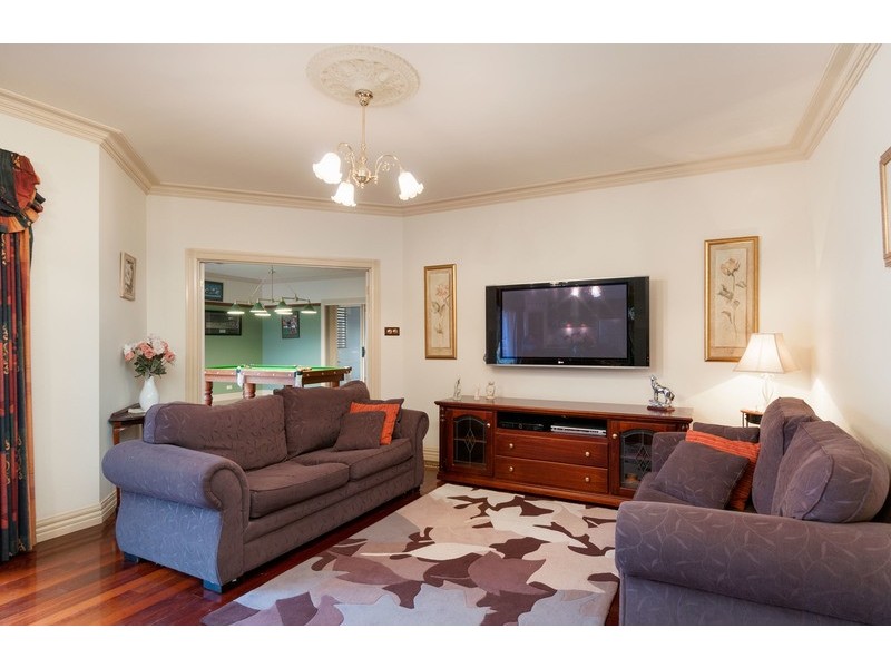 16 Valley Park Drive, Mooroolbark VIC 3138