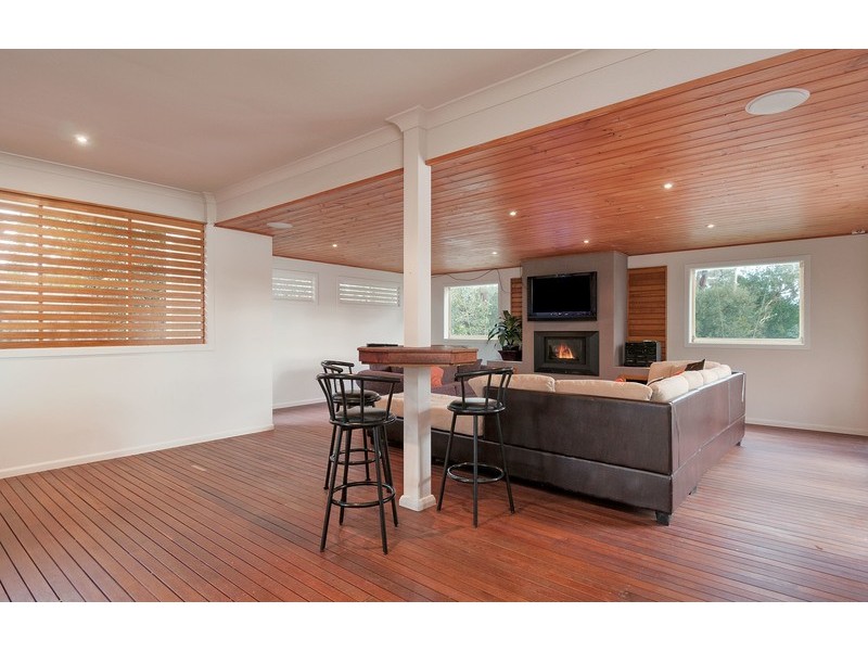 16 Valley Park Drive, Mooroolbark VIC 3138