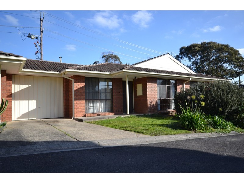 2/94-96 Oban Road, Ringwood North VIC 3134