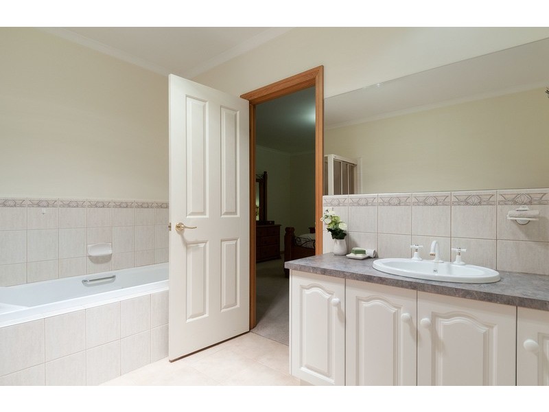 125 Taylor Road, Mooroolbark VIC 3138