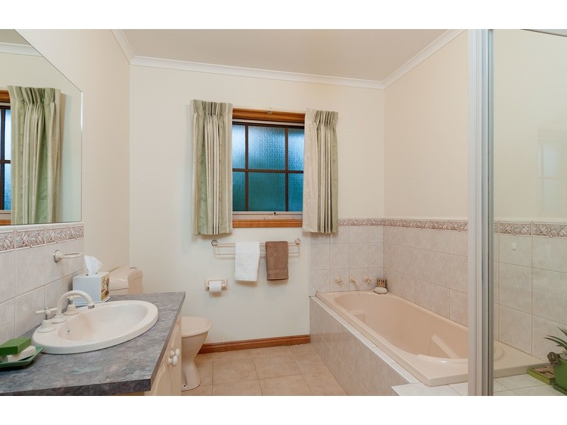 125 Taylor Road, Mooroolbark VIC 3138