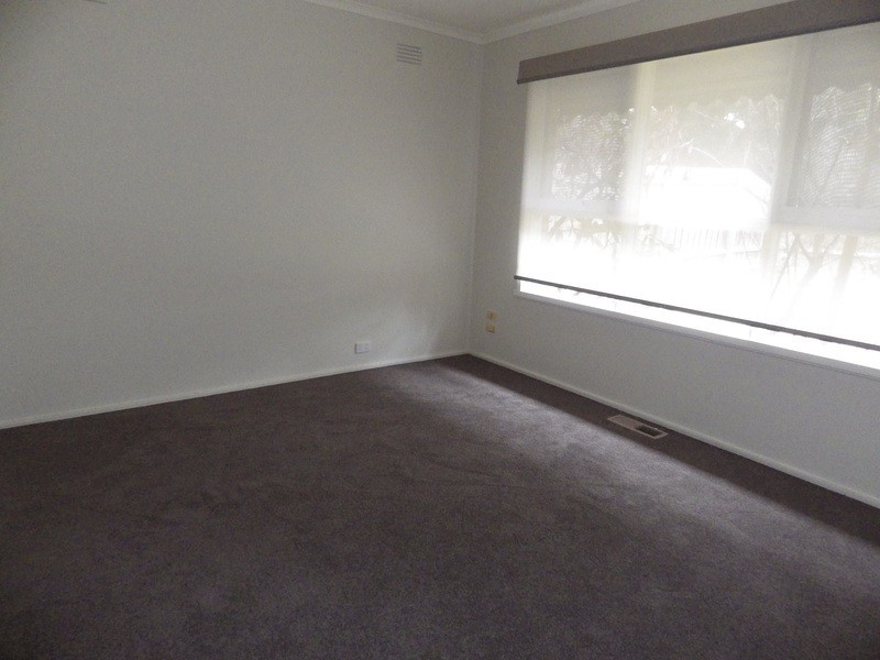 129 Cambridge  Road, Mooroolbark VIC 3138