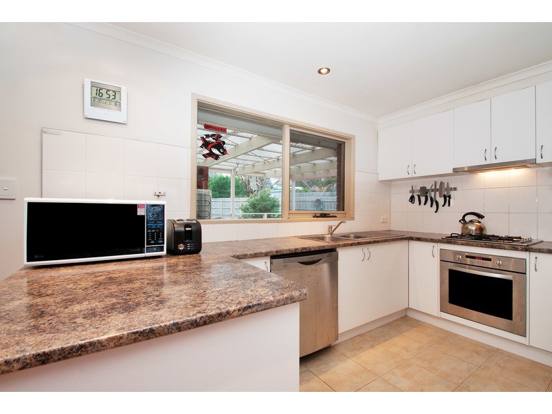 41 Barker Drive, Mooroolbark VIC 3138