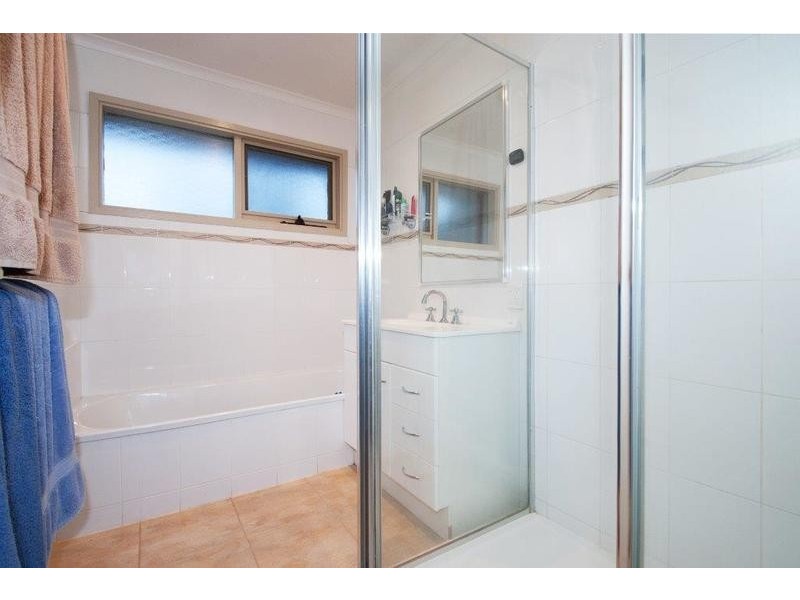 41 Barker Drive, Mooroolbark VIC 3138