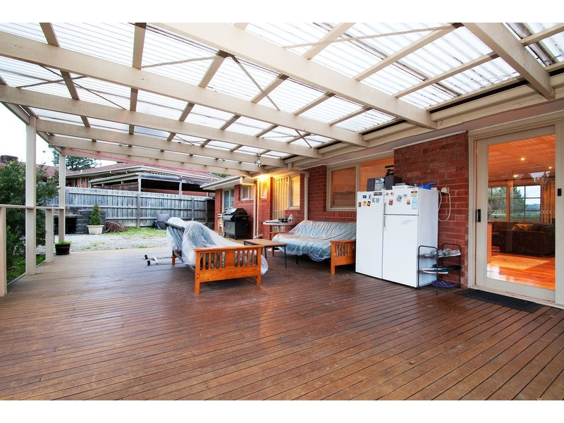 41 Barker Drive, Mooroolbark VIC 3138