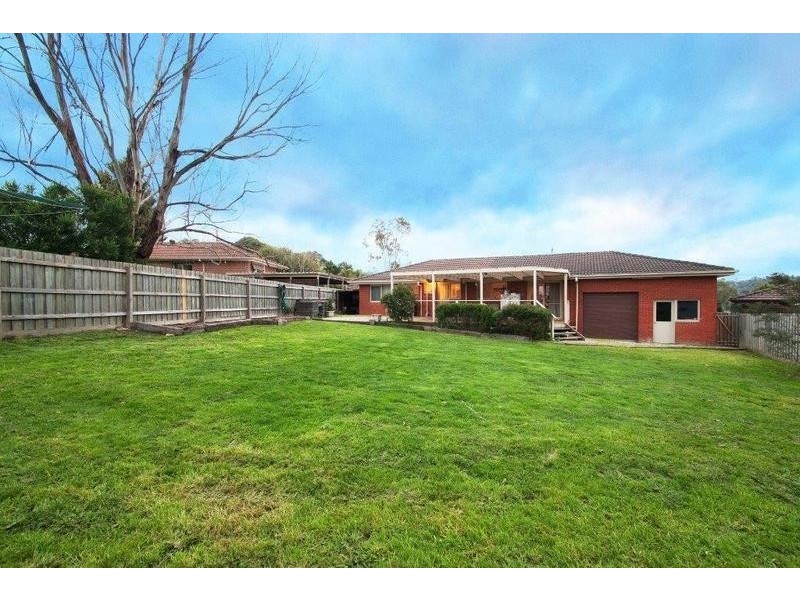 41 Barker Drive, Mooroolbark VIC 3138