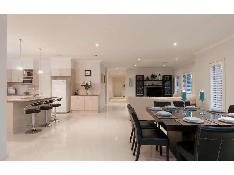 84 Larbert Road, Mooroolbark VIC 3138