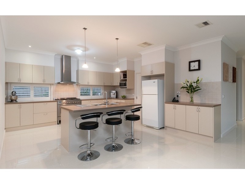 84 Larbert Road, Mooroolbark VIC 3138