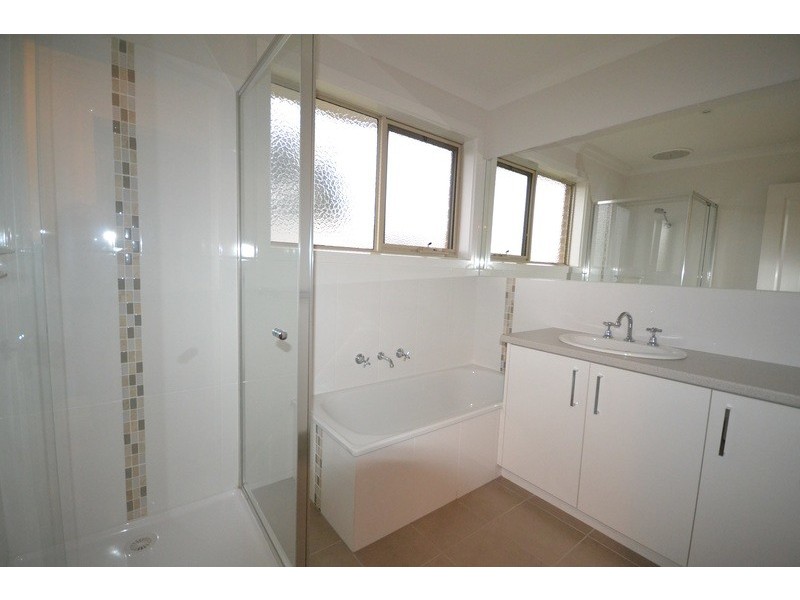 66a Blazey Road, Croydon South VIC 3136