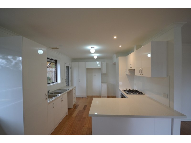 2 Maralinga Terrace, Mooroolbark VIC 3138