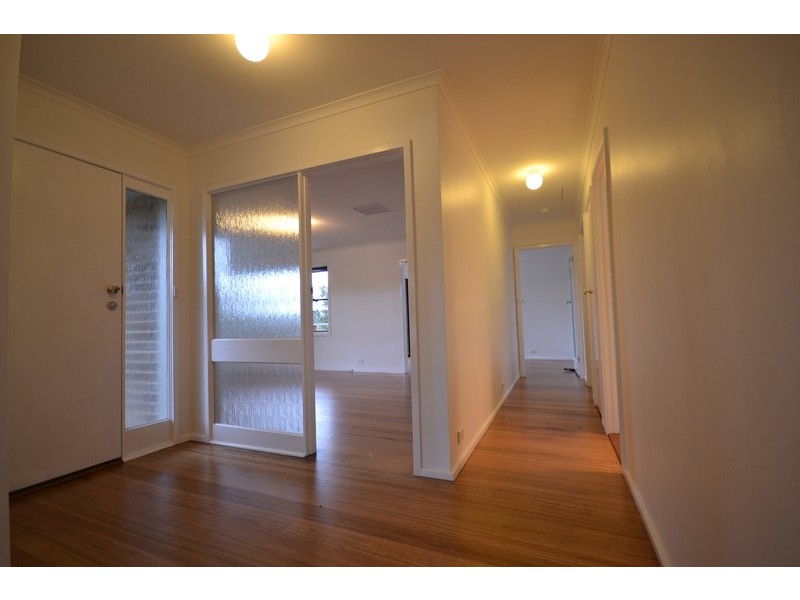 2 Maralinga Terrace, Mooroolbark VIC 3138