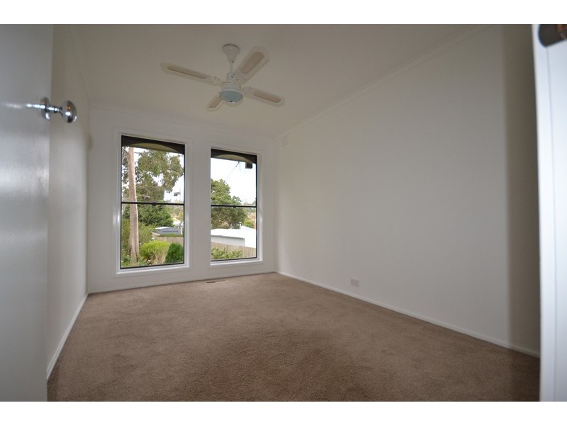2 Maralinga Terrace, Mooroolbark VIC 3138