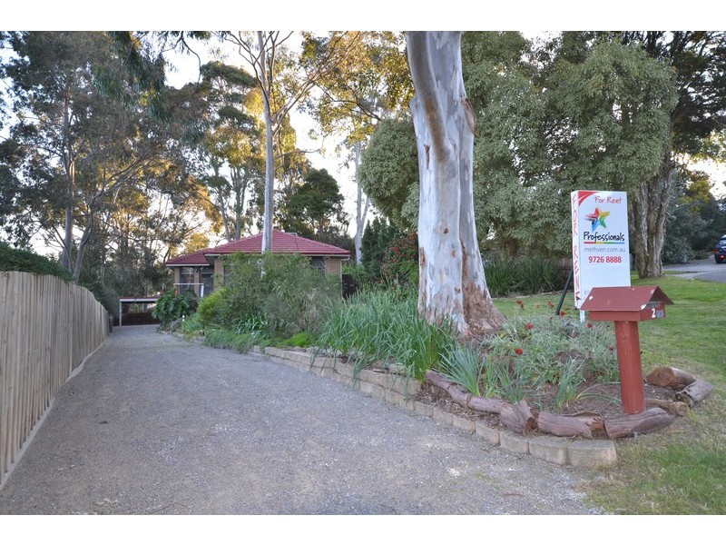 2 Maralinga Terrace, Mooroolbark VIC 3138